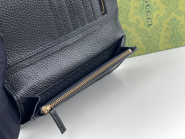 グッチ財布コピー着用イメージ